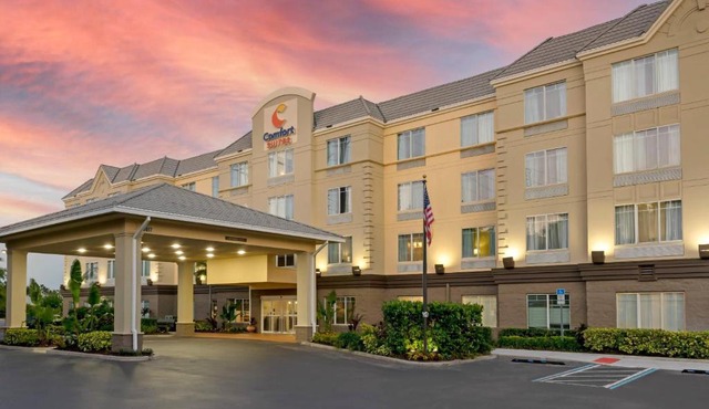 Comfort Suites Near Universal Orlando Resort