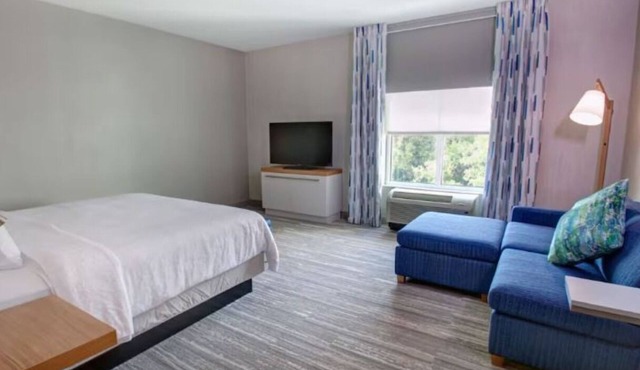 Comfortable Hotel Near Dining, Retail & Entertainment in Wesley Chapel