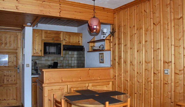 Cosy 2-room apartment in center, balcony, 4 pers