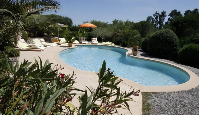 Cosy Apartment 'Le Mas Du Soleil' with Sea View, Wi-Fi and Air Conditioning