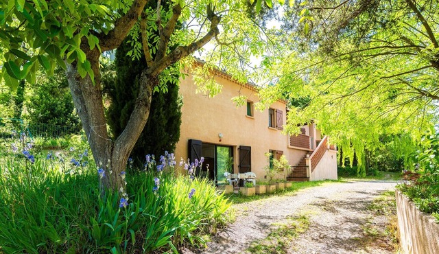 Country House “Villa Rose” with Terrace and Shared Garden