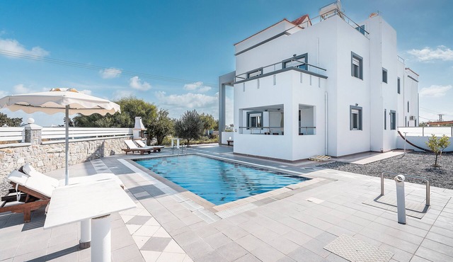 Country House 'White Pearl' with Private Pool, Private Terrace and Wi-Fi