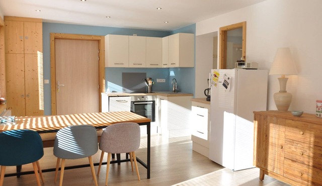 Cozy apartment with terrace, private parking