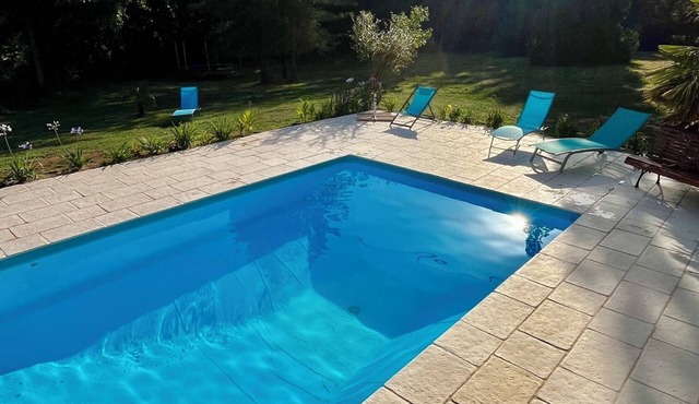 Cozy family home with a pool and spacious outdoor areas - New