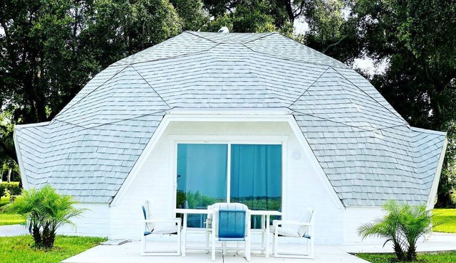 Cozy Lakefront Studio Dome with Kitchen | Nature Retreat Near Orlando