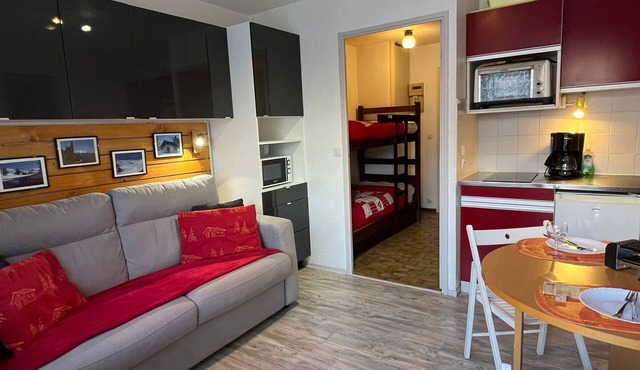 Cozy studio in central Samoëns, sleeps 4, near amenities