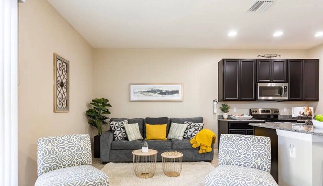 Cozy Townhome near Downtown Tampa/Busch Gardens