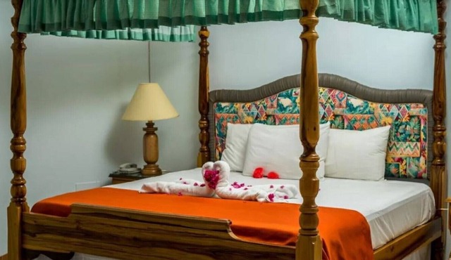 Deluxe Double Room, 1 King Bed, Garden View