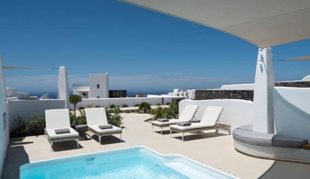 Deluxe Two Bedroom Suite with Private Heated Pool