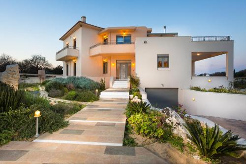 Deluxe Villa Ianthos - Outdoor Hot Tub & Kids Pool