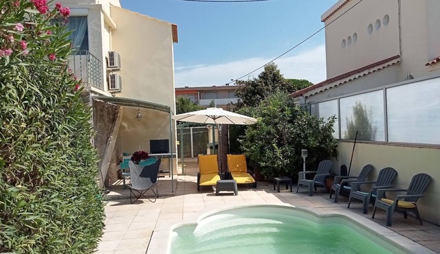 Detached, gated villa near the beach and Sanary market