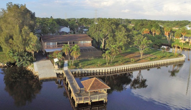 Discount offer From Sept. to May. Beautiful Pool Home, with views of the bay,