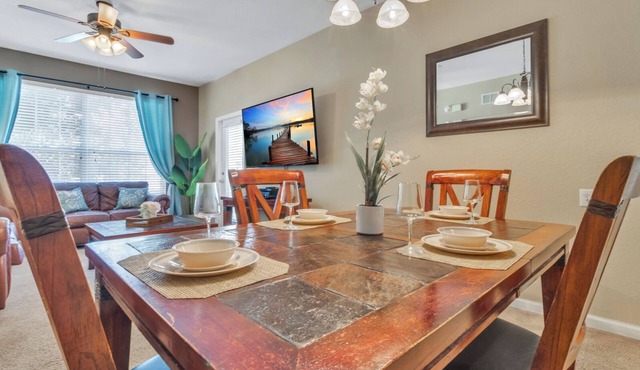 Disney 2 miles w/Heated Pool, water park, basketball tennis courts, game room