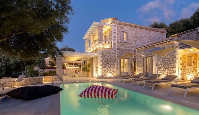 Divine Corfu Villa Kallisti, 4BDR, Private Pool and Hot Tub, Sea Views