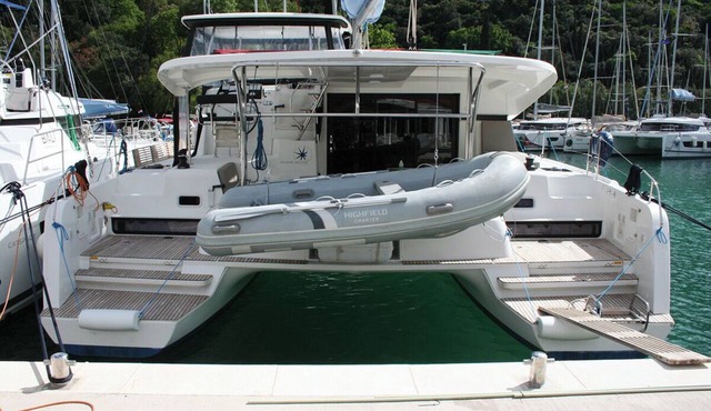 Dubrovnik Delight: A Sun-Kissed Sailing Experience