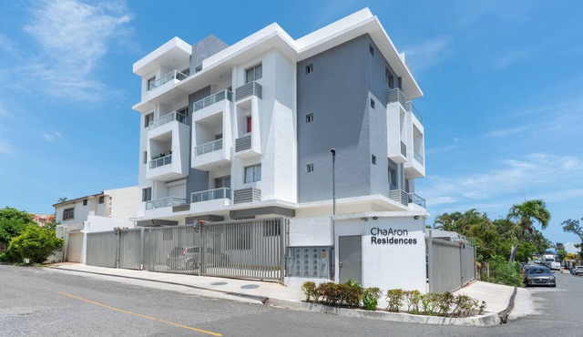 El Malecón Santo Domingo Luxury Apartment Balcony, Views & Prime Spot