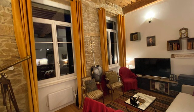 Elegant silk worker's apartment in Croix-Rousse