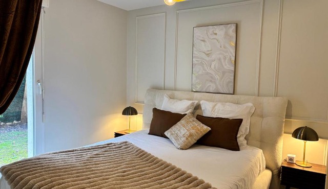Emerald Chic - Terrace Fiber & Parking - 4 Guests - AC