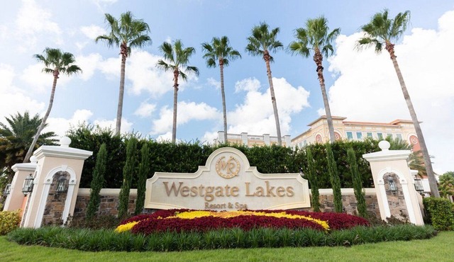 Escape to Our Resort in Orlando,s Entertainment Hub Near Theme Parks & Shopping!