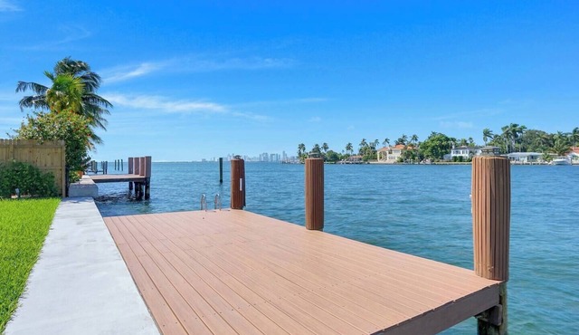 Española Bayfront Villa – North Bay Village Luxury