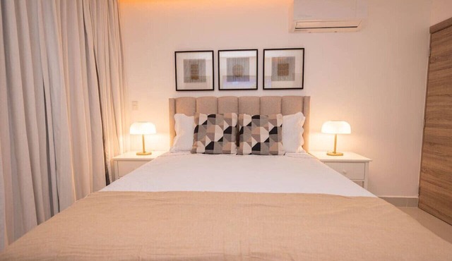 Family Rooftop by Airport Pool-Gym-Cinema-Security