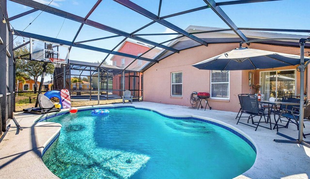 Family 4 Bedroom Davenport Pool Home!