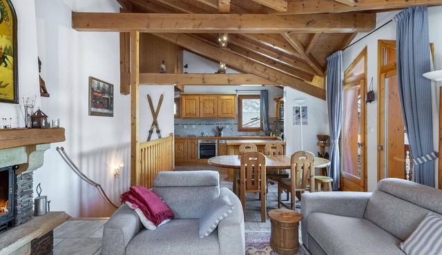 Family Chalet for 8 in Courchevel Le Praz with Wifi