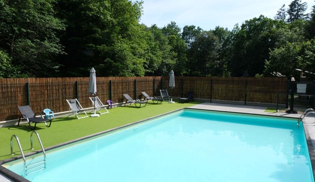 Family Cottage in the Cool with Pool