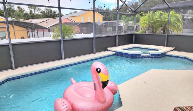 Family-Friendly Disney Villa - Private Pool, Spa & BBQ - 15 Min to Disney