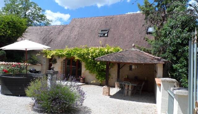 Faurelie Barn Conversion, spacious, bright + cosy!