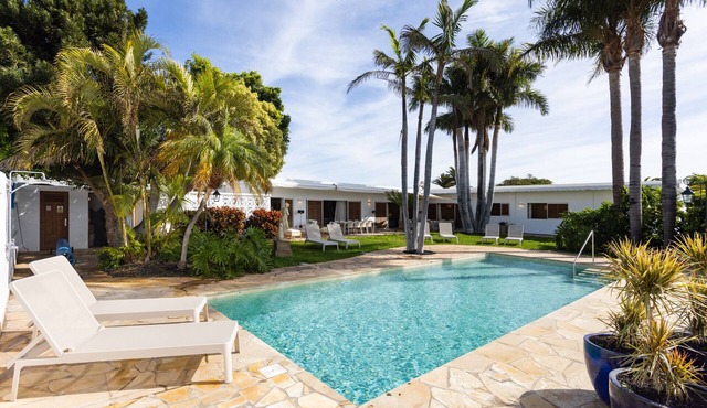 Finca Los Llanos Swimming pool and relaxation