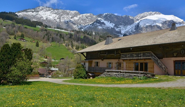 Former Renovated Farm Chalet 180m² classified * in the heart of the Portes du Soleil