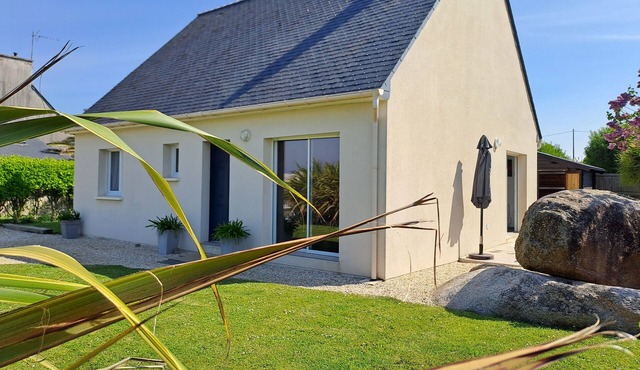 From 357€ (ANCV approved): 3-star single-story house, beachfront, enclosed garden, pets allowed. in Porspoder