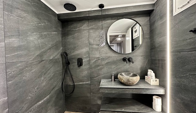 GGK Apartments -H-