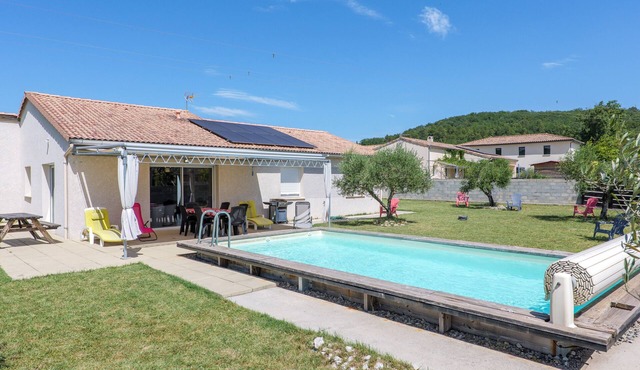 Gîte for 6, private pool, peaceful, near greenway and Ardèche Gorges