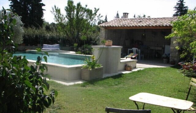 Gîte in Mazan en Provence with swimming pool (sleeps 4)