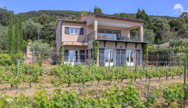 Gorgeous home in Speracedes with WiFi