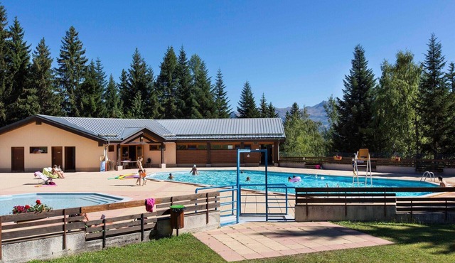 Group Mountain Stay for Six in Doucy