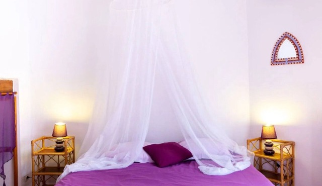 Guest Room “Chambre Ancolie” – Private Terrace, Shared Garden, Wi-Fi, E-Bike Friendly