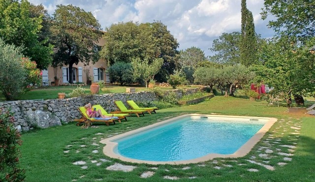 Guest Room “La Treille” with Shared Pool, Communal Terrace, and Wi-Fi