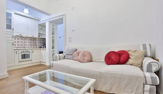 GuestHost - Maison Nicole - Central & Lovely Apartment