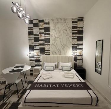 Habitat modern venery