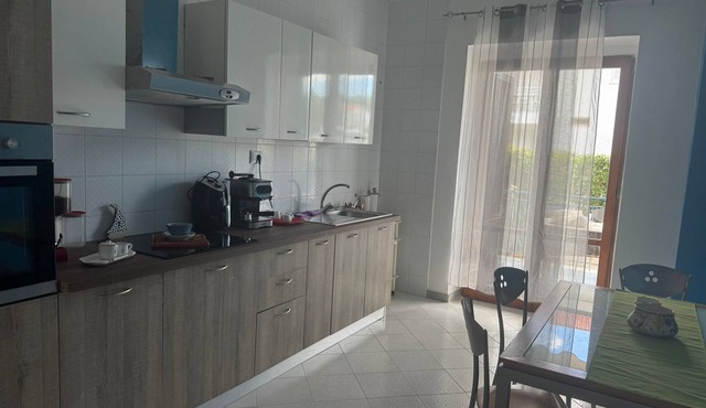 Heavenly House - 100 meters from the sea with garden, 7 beds