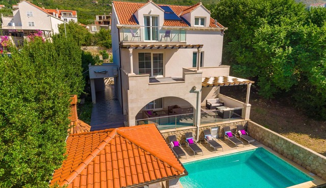 Hedera Estate, Villa Hedera X