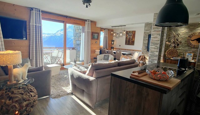 High-End Apartment in La Rosière 1850, 5 Rooms for 10 Guests, Ski-In/Ski-Out