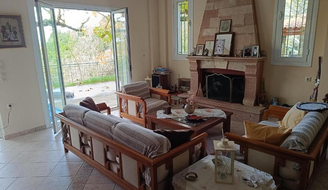 Hillview Holiday Home in Kalavrouza
