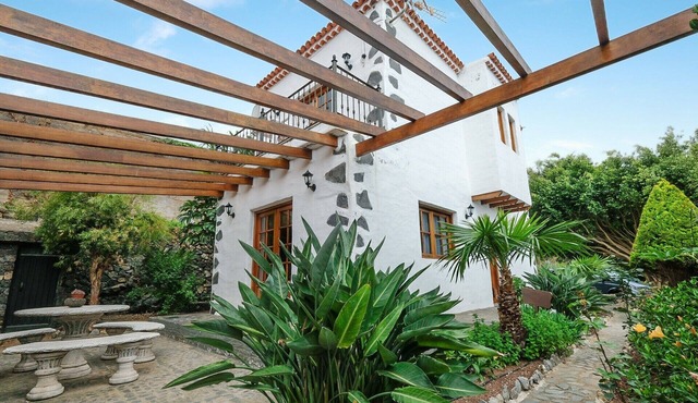 Holiday Home”Casa Carmen” with Mountain View, Ocean View, Pool
