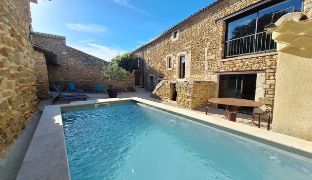 Holiday Home “Chezvéro Gîte Le Juvaquatre” with Private Pool, Wi-Fi, and Air Conditioning