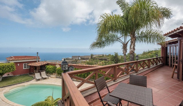 Holiday Home "Villa Gardel Casa Mango" with Sea View, Pool & Wi-Fi