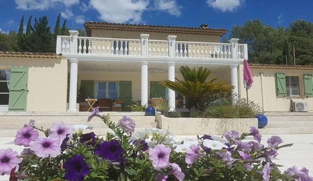 Holiday home in Lorgues with swimming pool